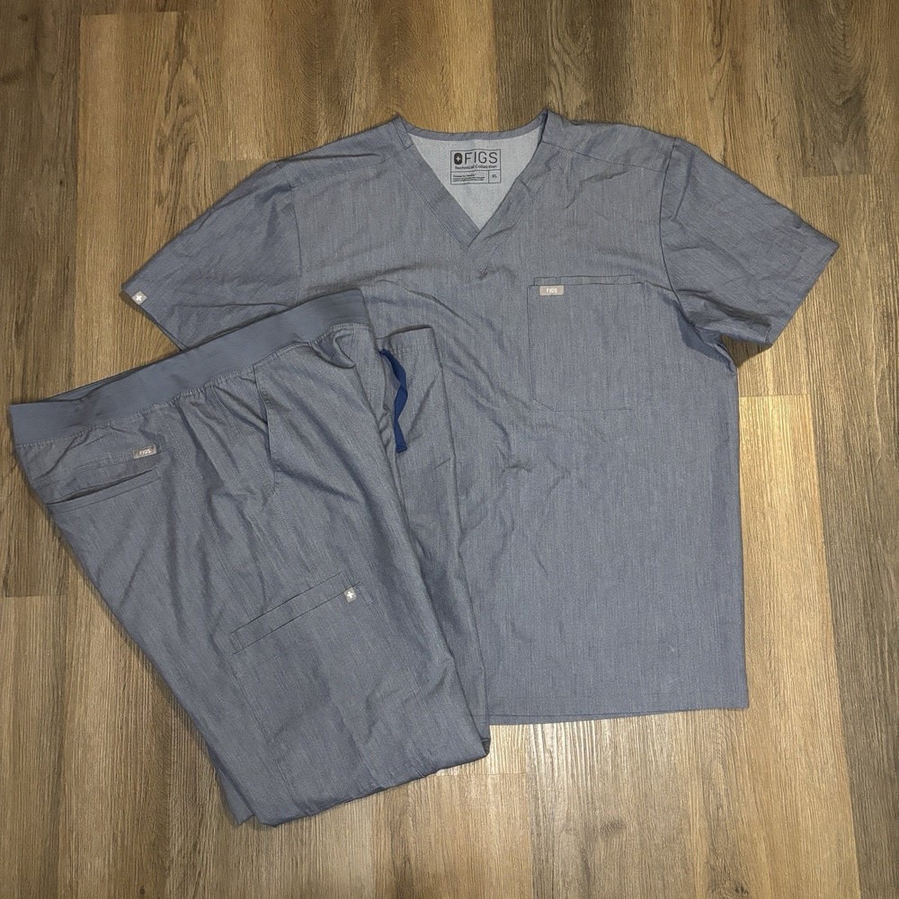 FIGS Men's Scrub Set XL Leon Top XL Axim Cargo‎ Scrub Pants Heather Denim Blue